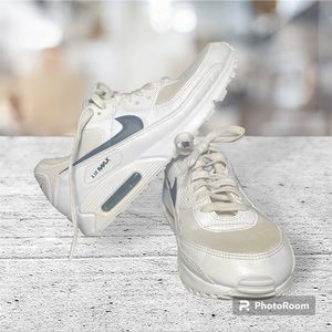 Nike Women’s Air Max 90 white size 10M